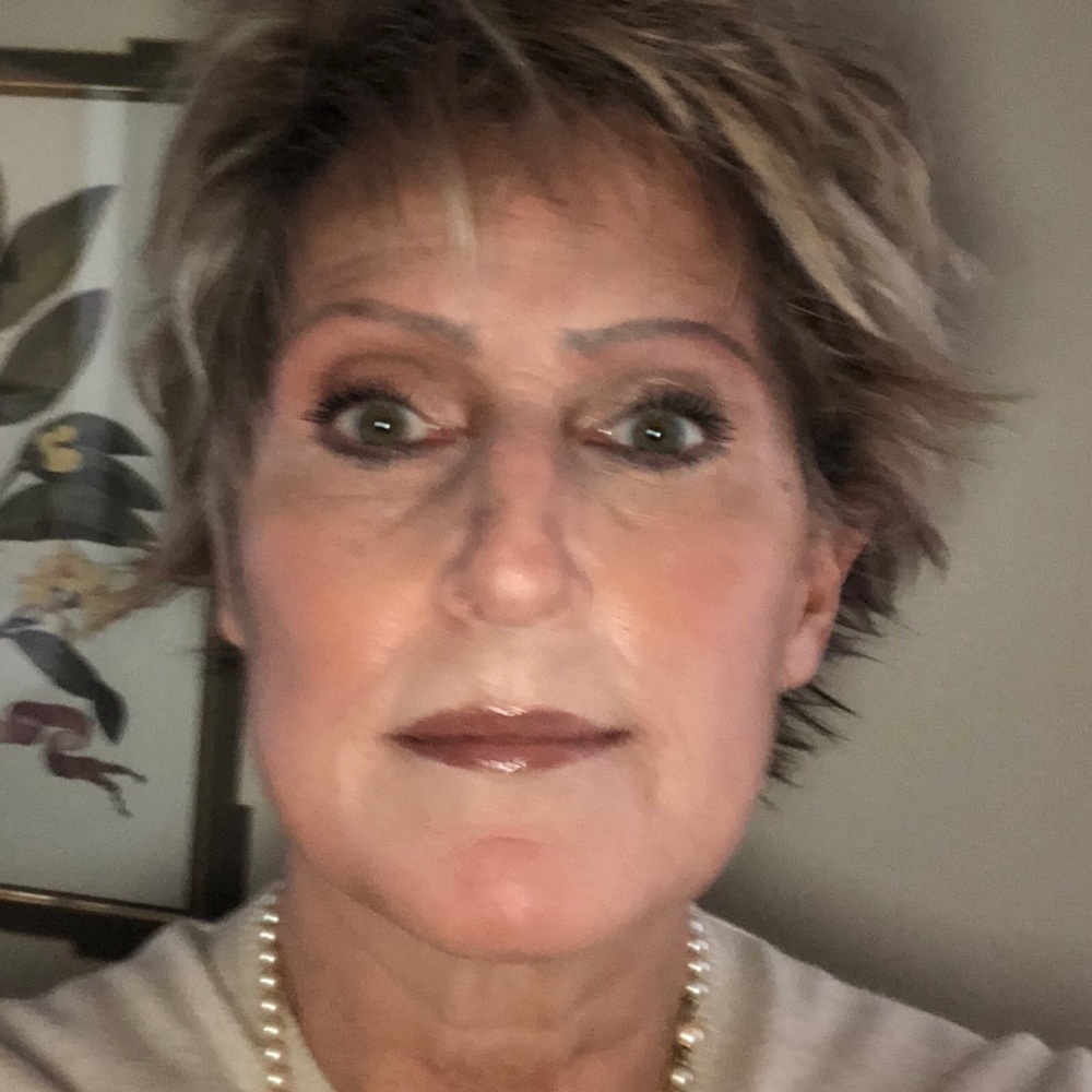 Meet your Posher, Laurie